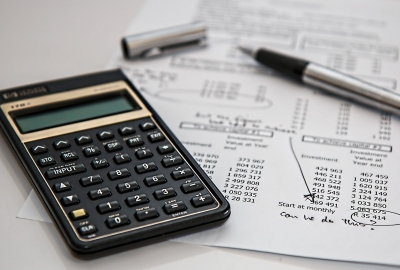 calculator-385506_1920-400x270-MM-100